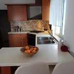 Debora Sa Privatnim Bazenom شقة
