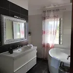 Debora Sa Privatnim Bazenom شقة