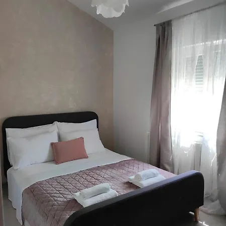 Apartament Debora Sa Privatnim Bazenom Pula