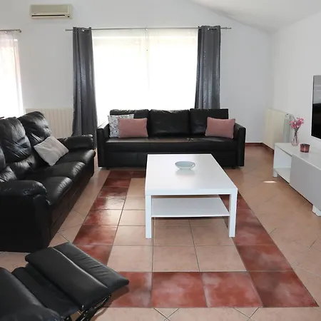 Appartement Debora Sa Privatnim Bazenom *