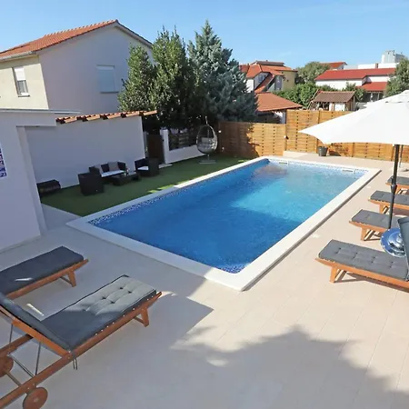 Apartament Debora Sa Privatnim Bazenom *