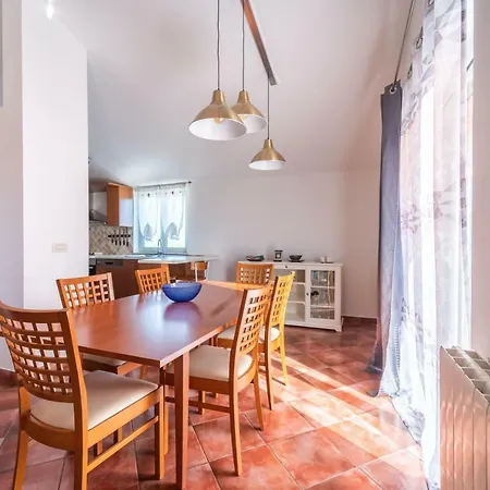 Apartament Debora Sa Privatnim Bazenom Pula