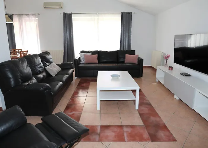 Appartement Debora Sa Privatnim Bazenom *