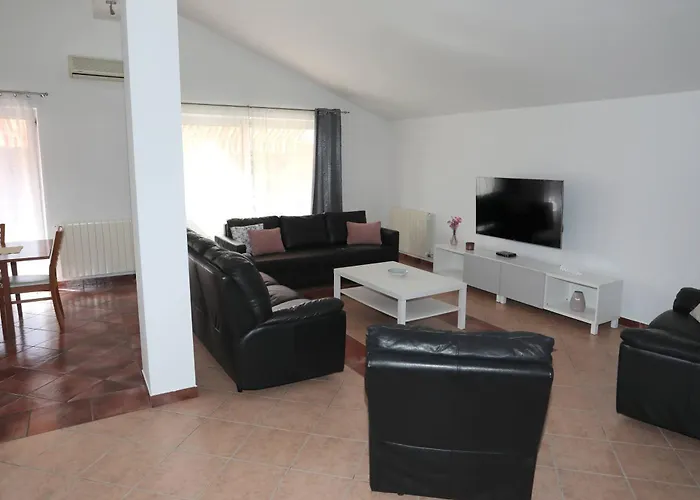 Debora Sa Privatnim Bazenom Appartement