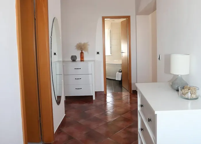 Debora Sa Privatnim Bazenom Appartement Pula