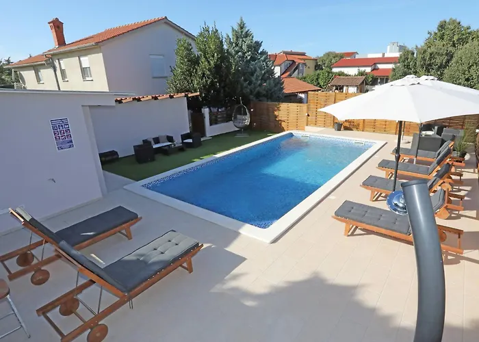 Appartement Debora Sa Privatnim Bazenom *