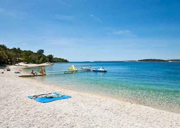 Debora Sa Privatnim Bazenom Appartement Pula