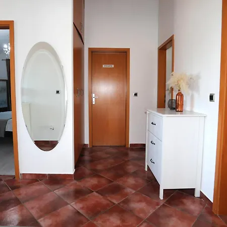 Debora Sa Privatnim Bazenom Apartamento Pula