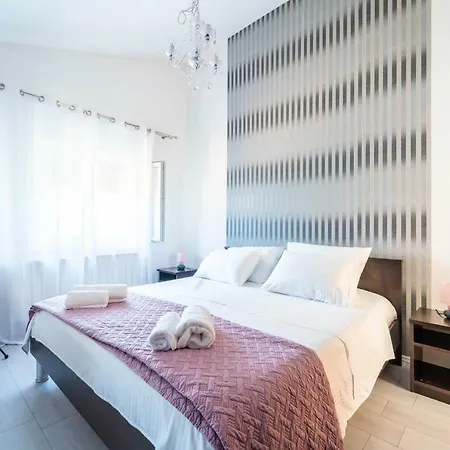 Debora Sa Privatnim Bazenom Pula