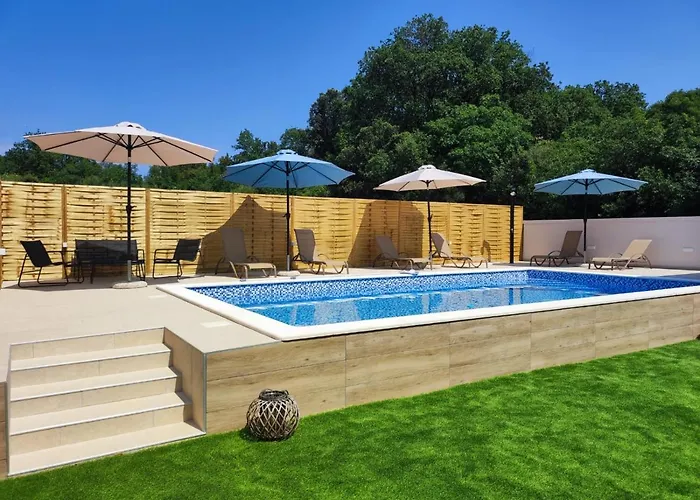 Debora Sa Privatnim Bazenom 公寓