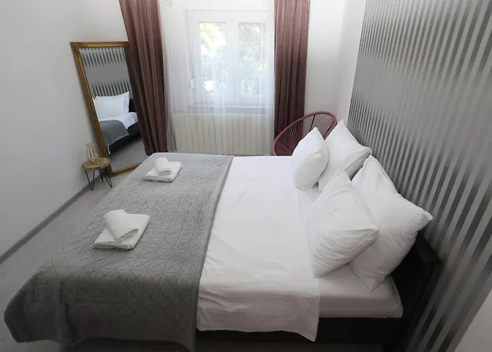 Debora Sa Privatnim Bazenom 公寓 *