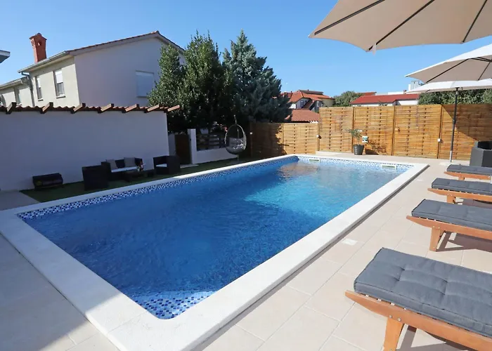 Debora Sa Privatnim Bazenom *