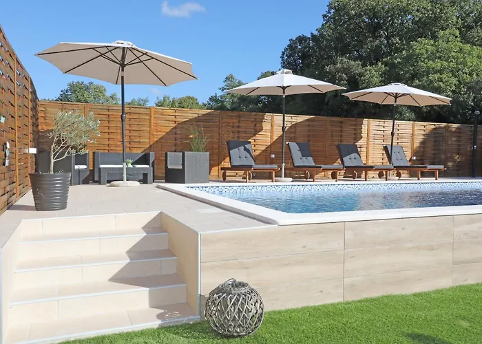 Debora Sa Privatnim Bazenom 公寓 *