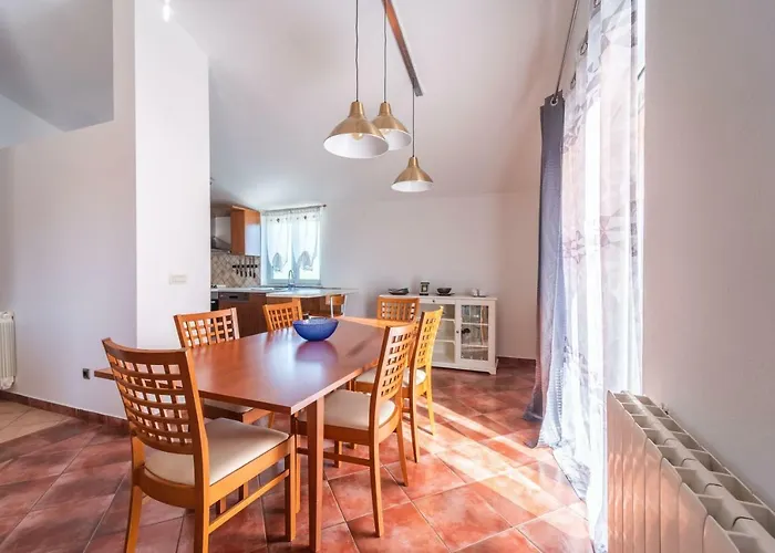 公寓 Debora Sa Privatnim Bazenom 普拉