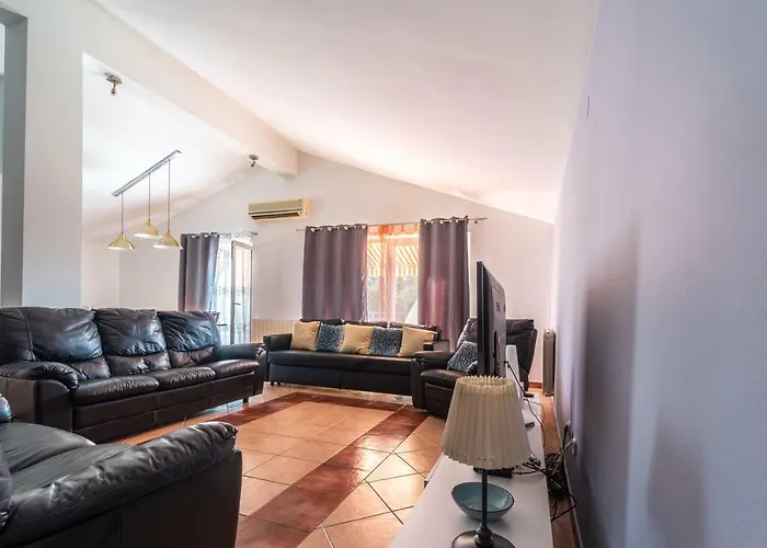 Debora Sa Privatnim Bazenom 아파트