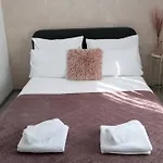 アパート Debora Sa Privatnim Bazenom プーラ