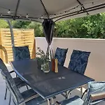 Debora Sa Privatnim Bazenom プーラ