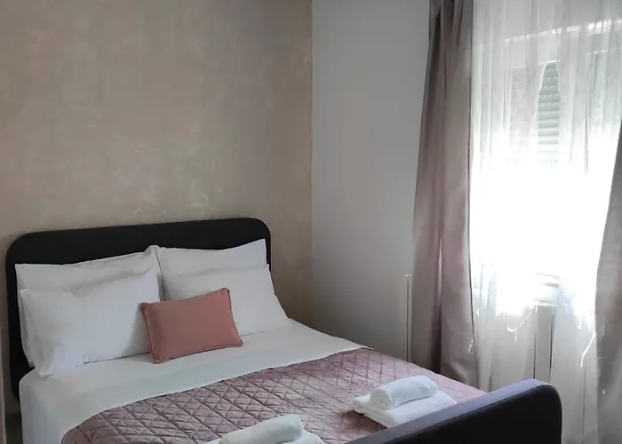 شقة Debora Sa Privatnim Bazenom بولا